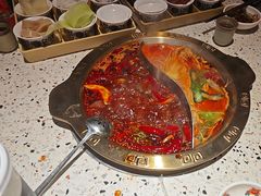 -红九格老火锅(三峡广场店)