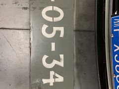 -虹桥火车站-停车场