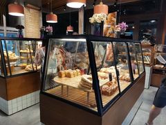 面包甜点陈列柜-Dough&Joe团憩(瑞虹天地月亮湾店)