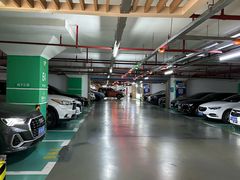 -龙湖天街-停车场