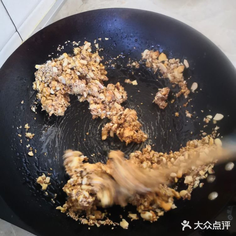 自己在家做超级好吃的花生芝麻酥