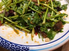 香菜拌牛肉-黄泥岗·地道湖北菜(奥特莱斯店)