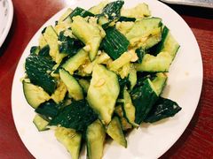 拍黄瓜-玫瑰红烤羊排(北新桥三条店)