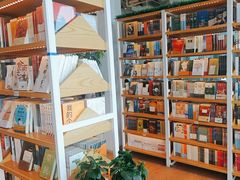 -猫的天空之城概念书店(北戴河蔚蓝海岸店)