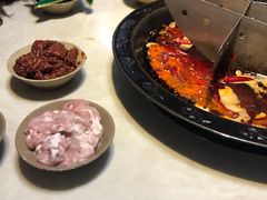 -渝嘴小老弟老火锅(华新村店)