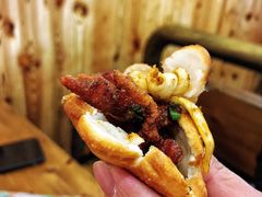 东镇烤三味-老东镇啤酒屋海鲜加工·蒸汽海鲜·海鲜烧烤(台东店)