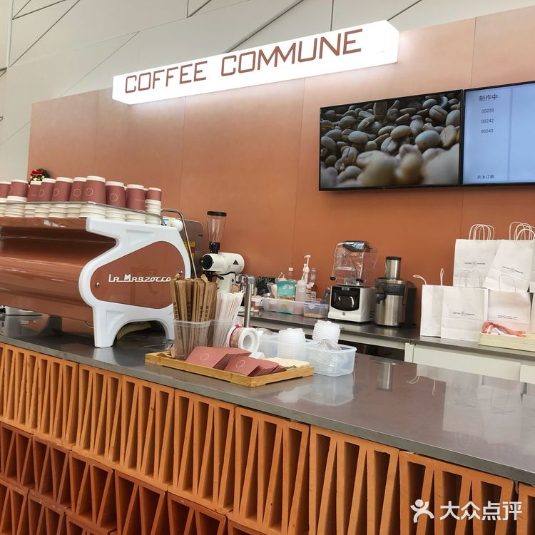 正好赶上开业活动多，所以人还挺多