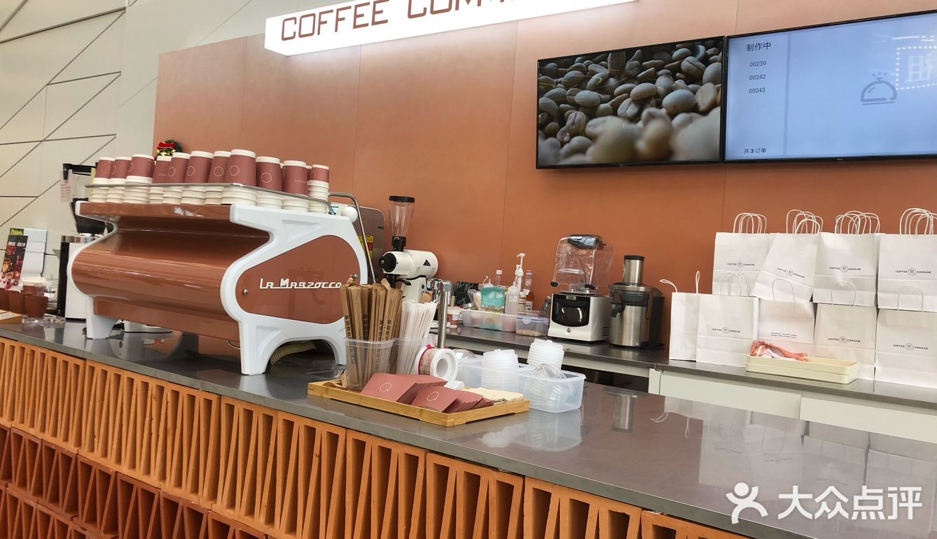 正好赶上开业活动多，所以人还挺多