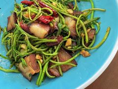 野泥蒿炒腊肉-雅和生态渔庄·宜城锅巴饭(龙灵山公园店)