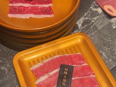 -牛YO寿喜烧·铁板烧和牛火锅自助(市府恒隆店)