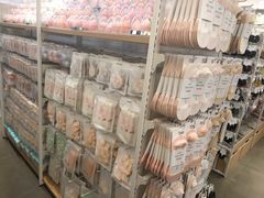 -名创优品(中原万达2F店)