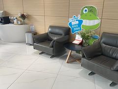 -瑞尔齿科(上海长风大悦城店)