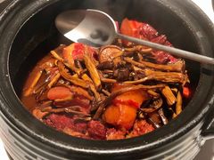 野菌瓦罐肉-千百味红餐厅·江西菜(绿地双子塔店)