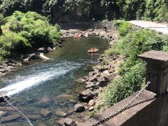 -安吉龙王山峡谷漂流
