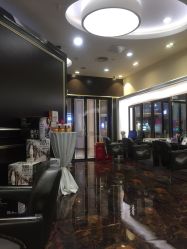 点击看大图 -八佰伴8008星级形象店