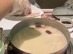 -洪氏嗨捞·广东猪肚鸡·椰子鸡火锅(西咸万象城店)
