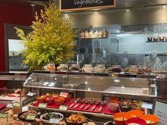 自助取餐区-咖啡苑自助餐厅·中国大饭店