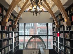 -钟书阁(松江泰晤士小镇店)