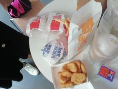 -麦当劳(中二横路店)