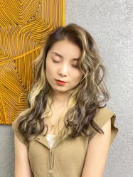 -变画·发型STUDIO