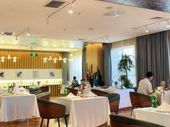 -华凌牛庄西餐厅(乌鲁木齐华凌美爵大饭店)