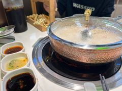 -洪氏嗨捞·广东猪肚鸡·椰子鸡火锅(西咸万象城店)