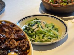 -八府香鸭·啫啫煲(华山路店)