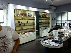 -视野联行眼镜•蔡司•依视路(温江店)