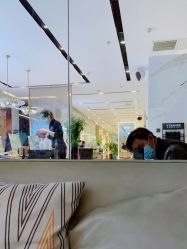 -罗亚帝造型·烫发染发