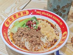 -魔都三兄弟酸辣粉·蘸卤炸串(虹桥万科店)