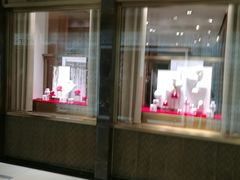 实物图-卡地亚(杭州大厦精品店)