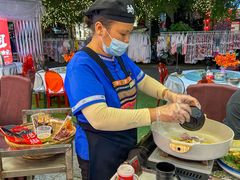 -刘姐啤酒鱼民族演艺餐厅(西街总店)