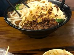 -丽虹云南过桥米线(兴工街店)