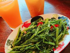-Dang restaurant (patong phuket)
