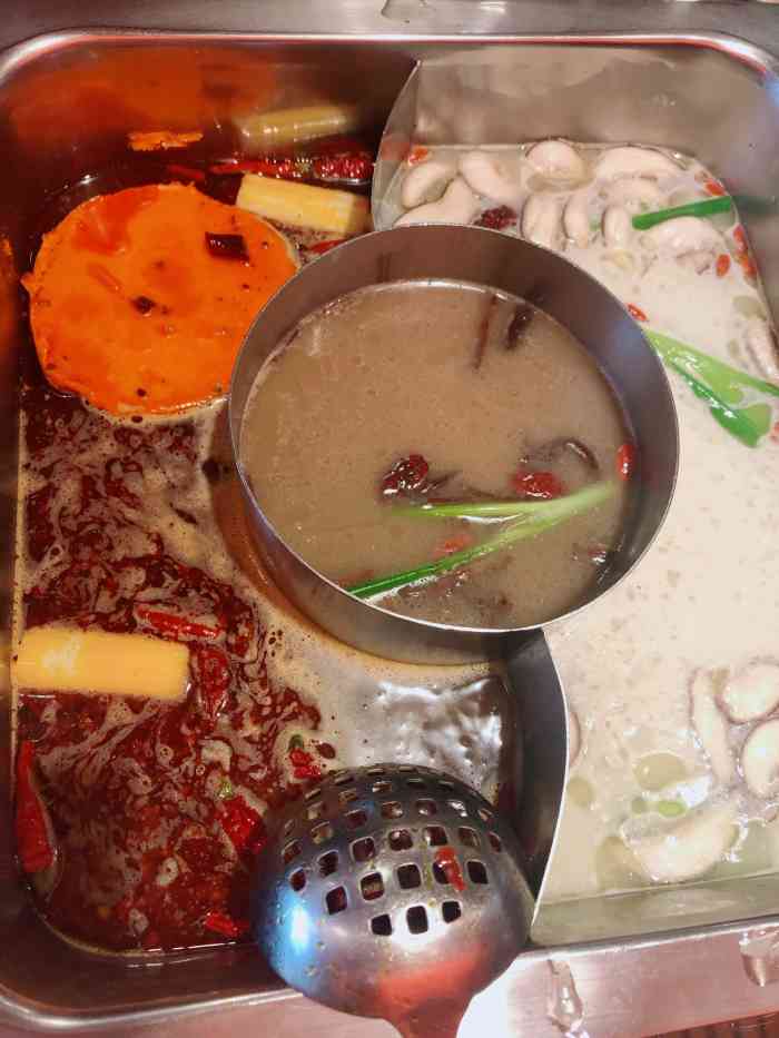 巴滏菌汤火锅(安定店)-"这家火锅店可以说是辛集最火爆,生意最好的.