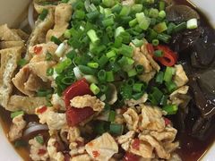酸辣肉丝面-寶牯佬邵阳米粉