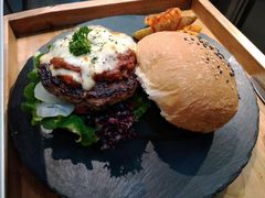 -HIGH FIVE哈福手工汉堡(桂林路店)