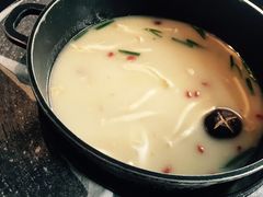 -三人行骨头王火锅(长寿店)