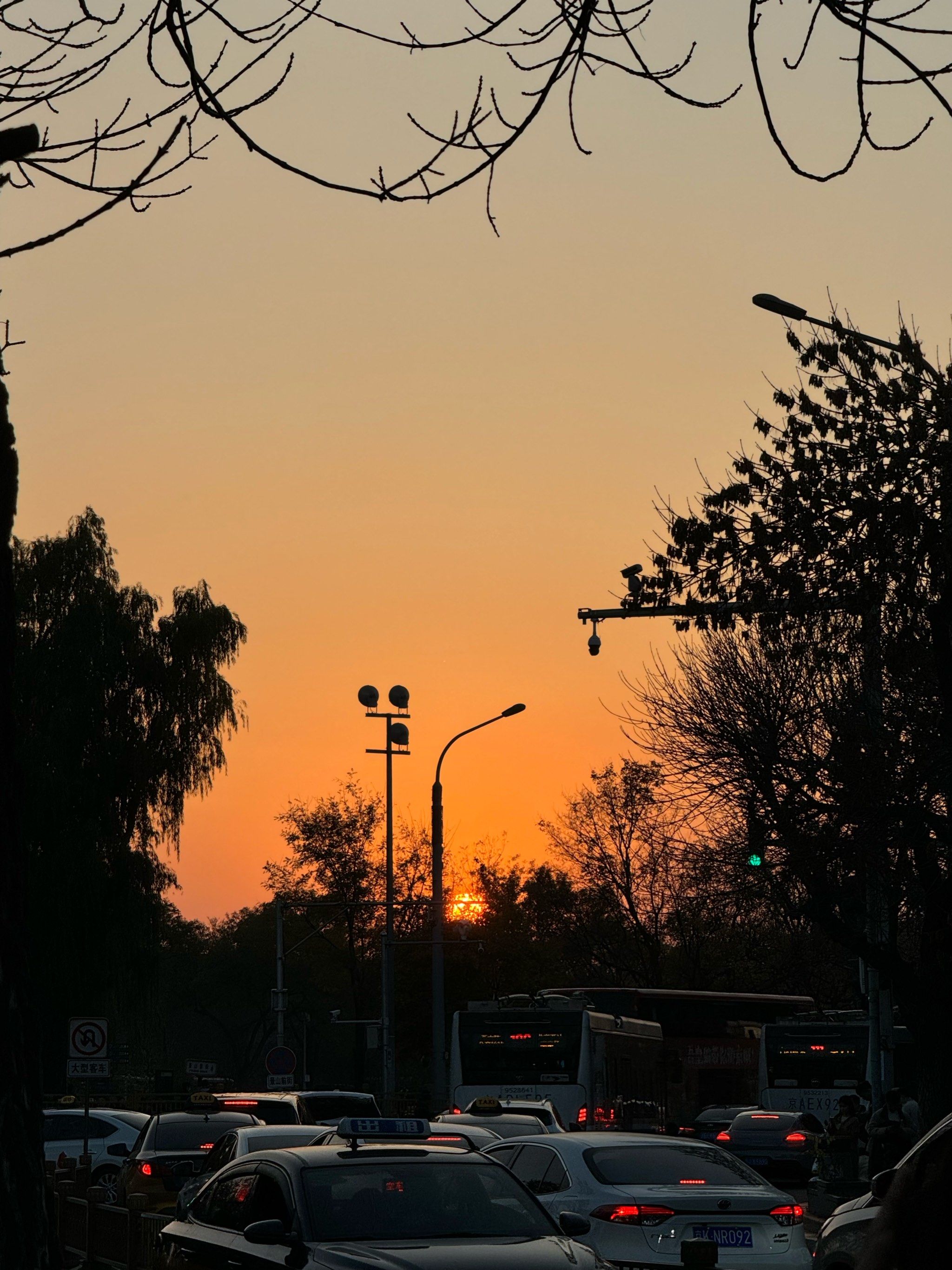 夕阳下的城市风光🌇