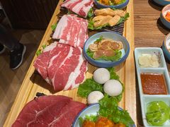 -明洞阿姨·韩式酱蟹烤肉·创意料理(三元桥店)