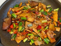 -阿瓦山寨·湘菜现炒·剁椒鱼头王(咸阳总店)