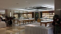 -北京七彩云南翡翠珠宝旗舰店(月坛店)