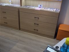 -天空之镜眼镜店蔡司依视路配镜授权零售店(望京颐堤港店)