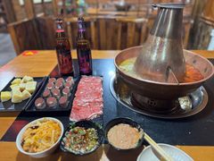 -果松木炭酸菜铜火锅·外婆参鸡汤