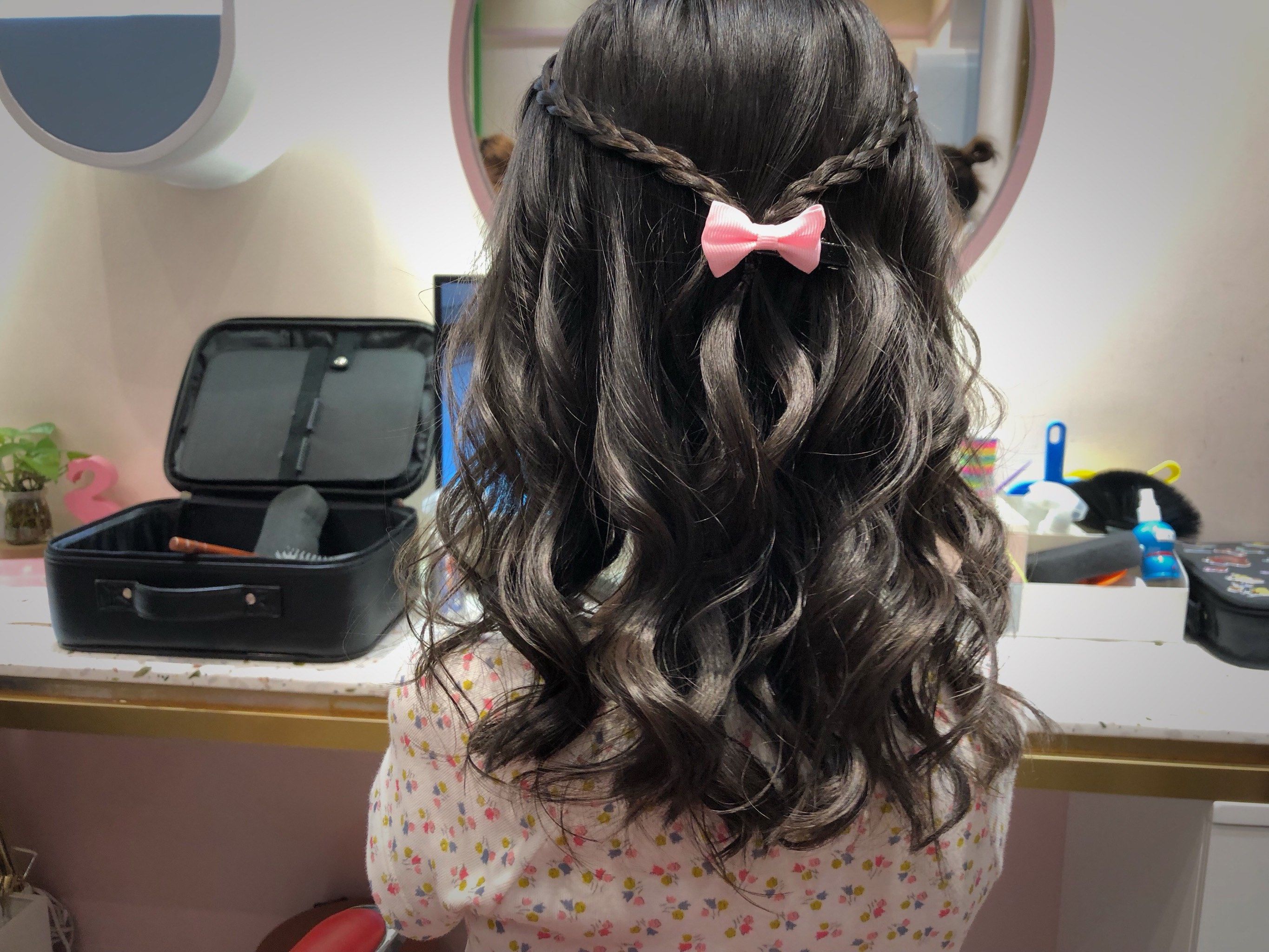 我们宝贝每次有活动都是来这里造型#儿童卷发发型 👩‍🦱