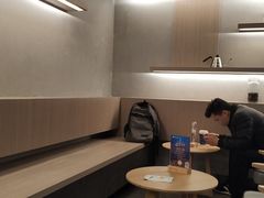 -瑞幸咖啡(巴黎春天陕西路店)