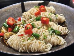 -鲜入唯煮·港式海鲜牛肉火锅(金宝街店)