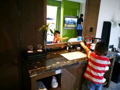 -红方格精致酒店(泸州金融中心万象汇店)