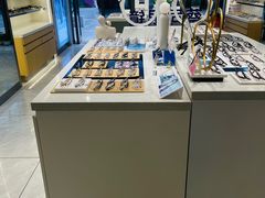 -视野联行眼镜·蔡司·尼康·豪雅·依视路(青浦宝龙店)