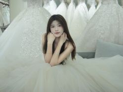 -莫小姐婚纱